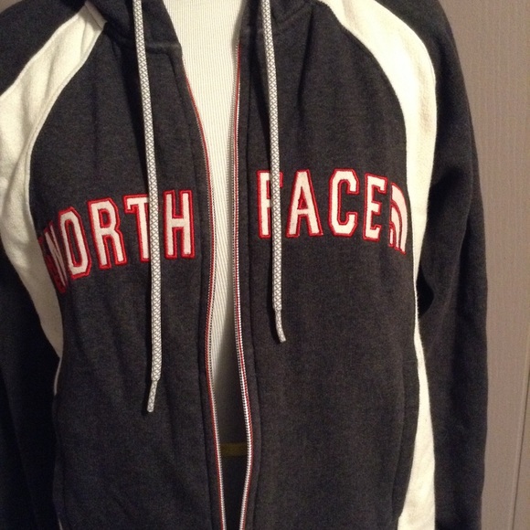 The North Face Zip Up Hoodie. - Picture 4 of 5